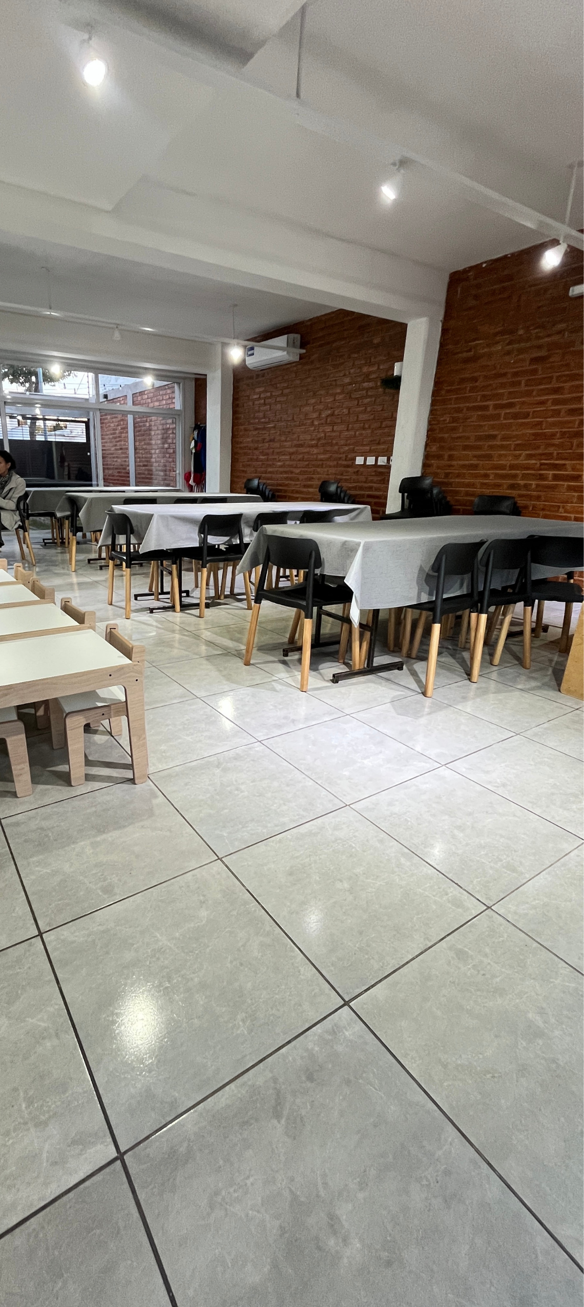 Salón Generaciones para tirada de 15 en Godoy Cruz, Mendoza - Tirada15